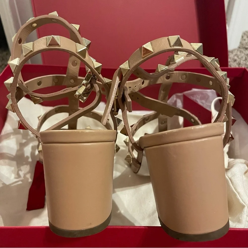 Valentino Garavani rockstud calfskin ankle strap sandal 60 mm skin color EU 35.5 - Picture 10 of 15